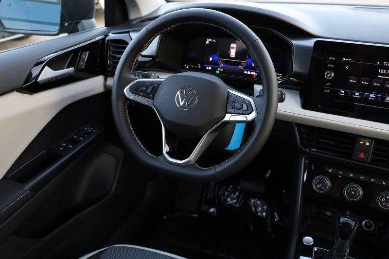 Volkswagen Taos Vehicle Image 22