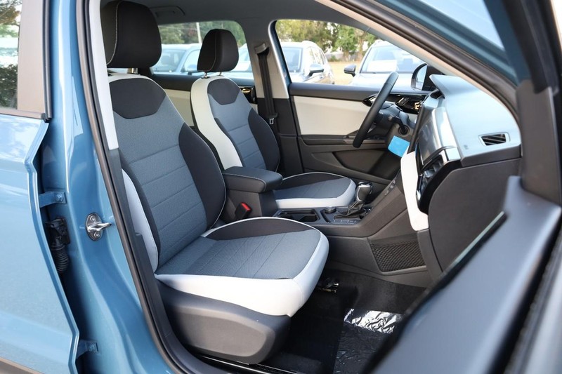 Volkswagen Taos Vehicle Image 23