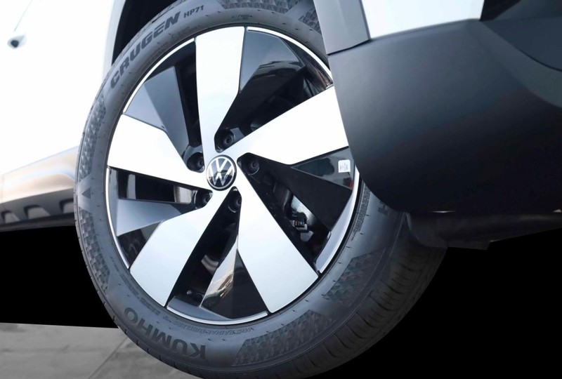 Volkswagen Taos Vehicle Image 03