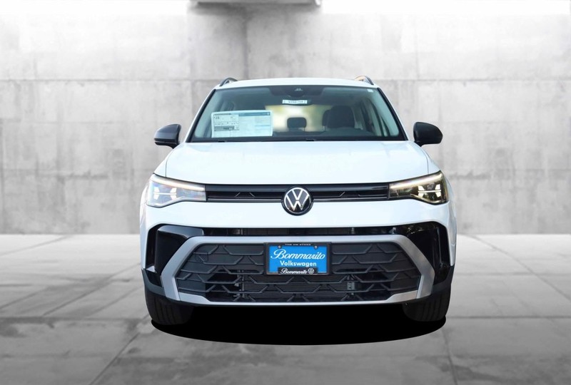 Volkswagen Taos Vehicle Image 04