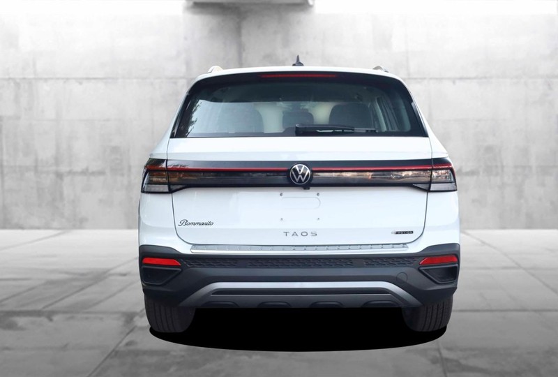 Volkswagen Taos Vehicle Image 06