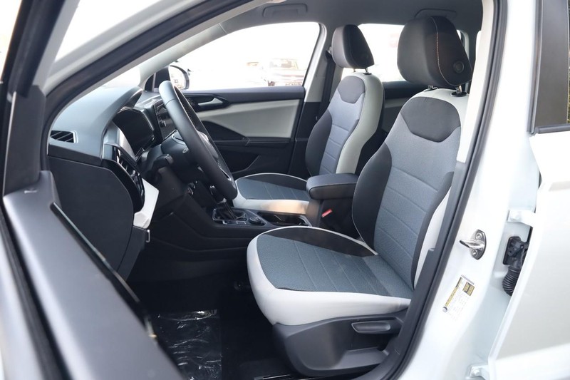 Volkswagen Taos Vehicle Image 08