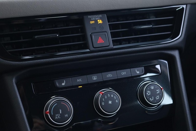 Volkswagen Taos Vehicle Image 13