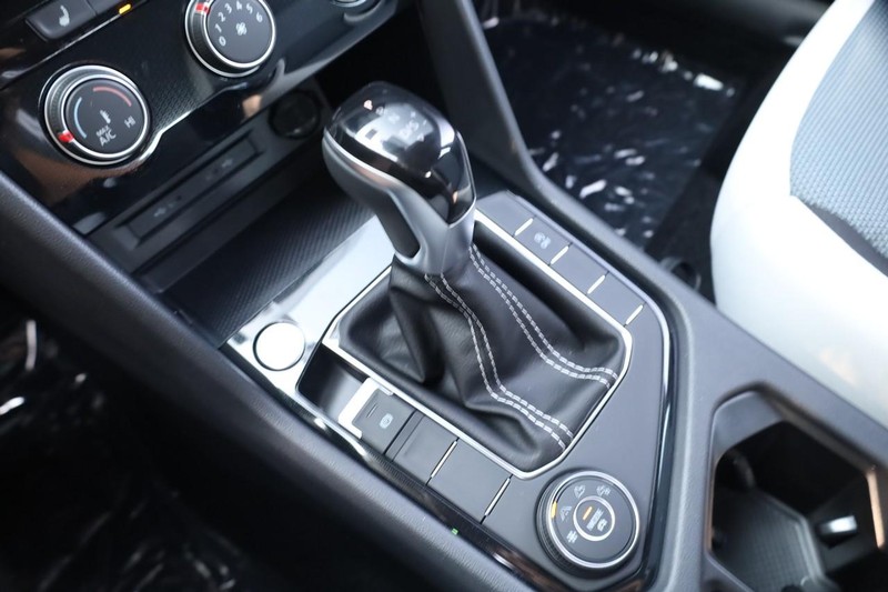 Volkswagen Taos Vehicle Image 15