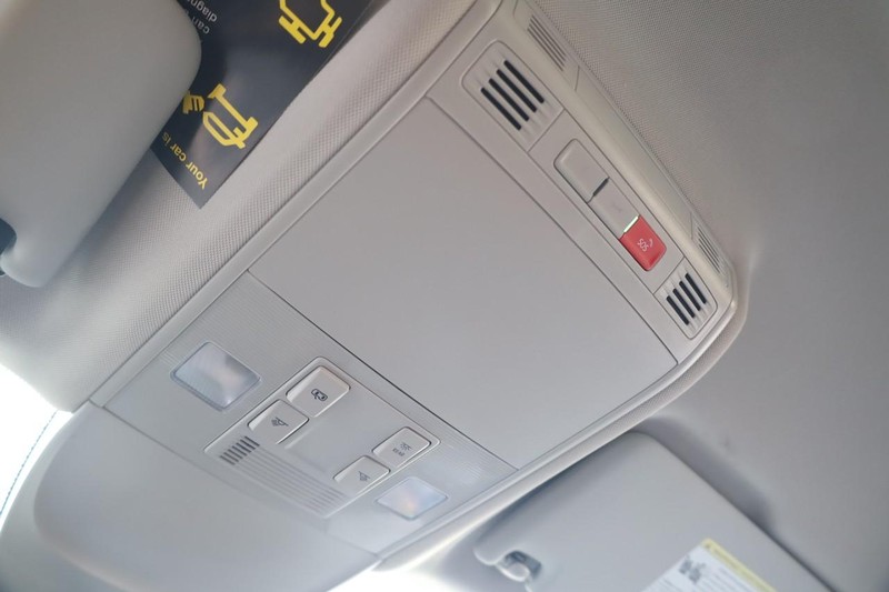 Volkswagen Taos Vehicle Image 16