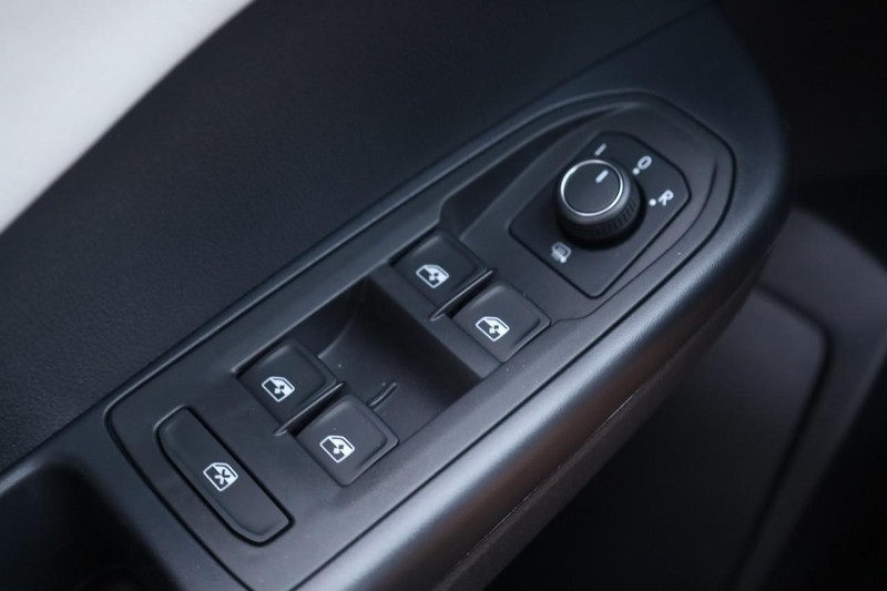 Volkswagen Taos Vehicle Image 17