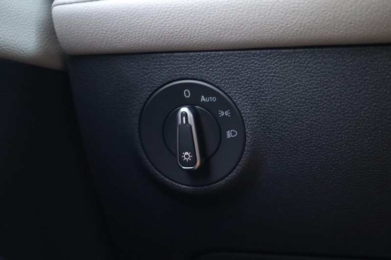 Volkswagen Taos Vehicle Image 18