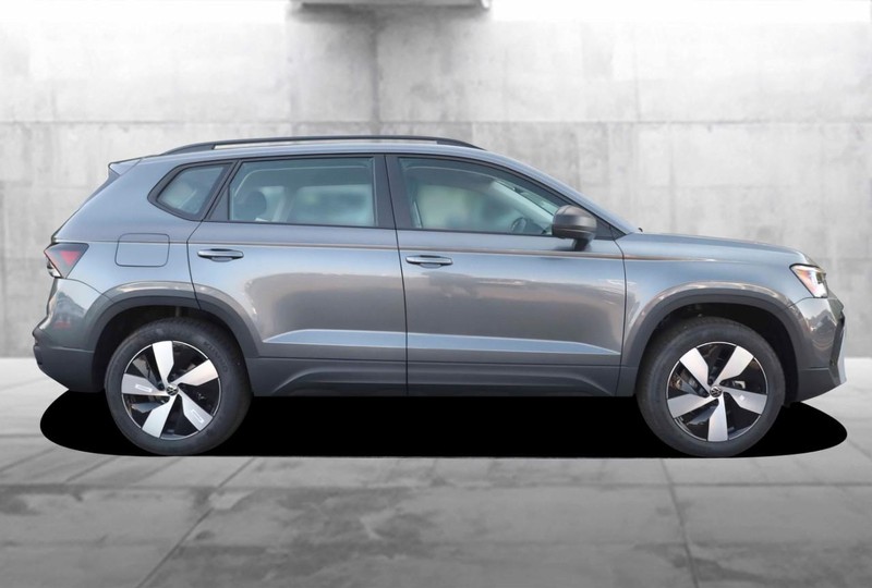 Volkswagen Taos Vehicle Image 05