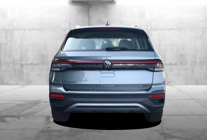 Volkswagen Taos Vehicle Image 06