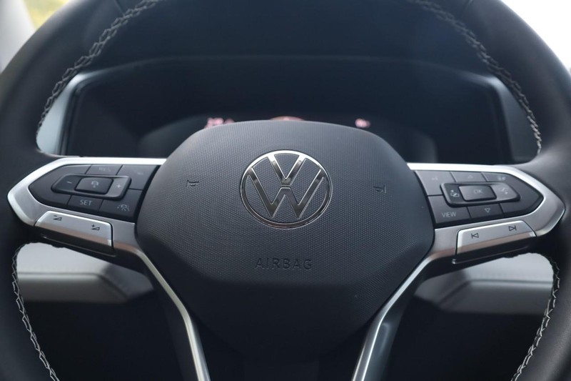 Volkswagen Taos Vehicle Image 07