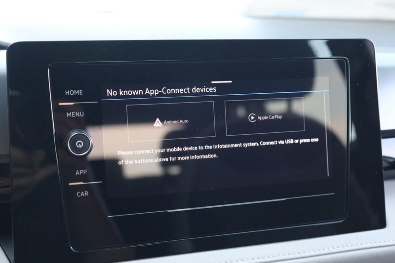 Volkswagen Taos Vehicle Image 09