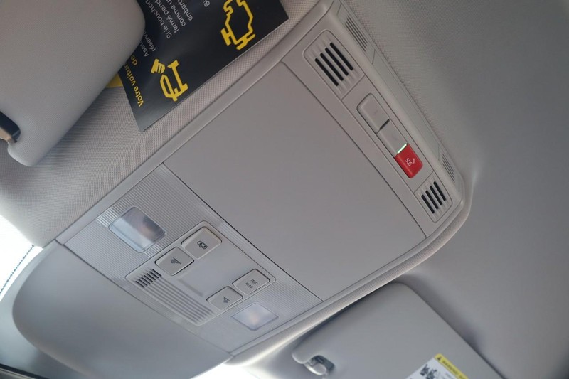 Volkswagen Taos Vehicle Image 14