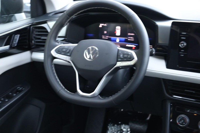 Volkswagen Taos Vehicle Image 20