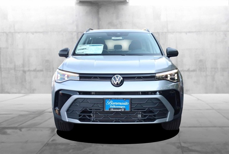 Volkswagen Taos Vehicle Image 04