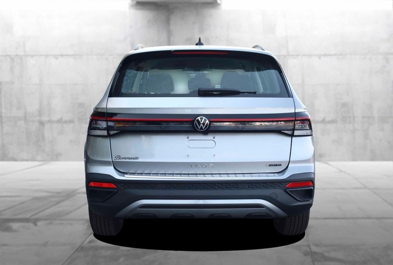 Volkswagen Taos Vehicle Image 06