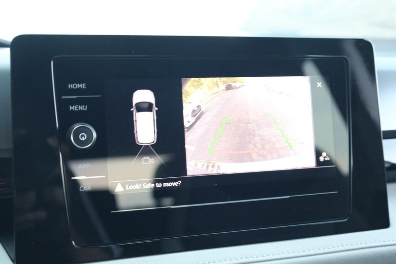 Volkswagen Taos Vehicle Image 12