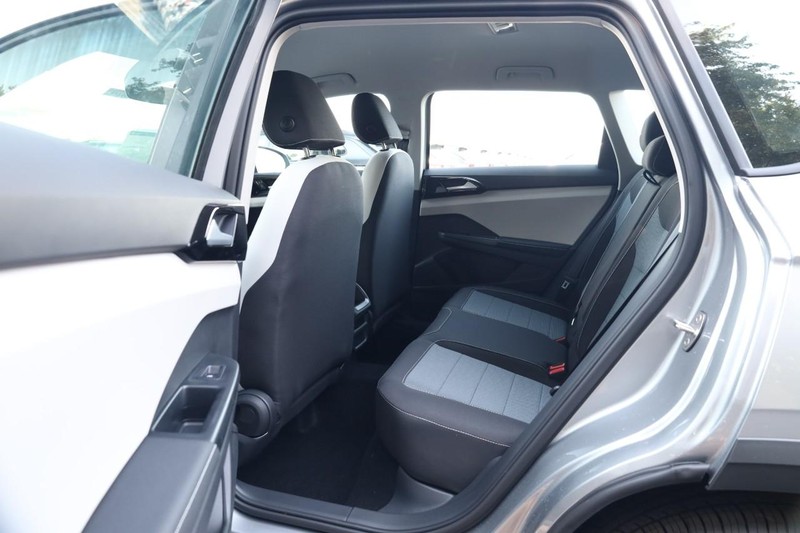 Volkswagen Taos Vehicle Image 20