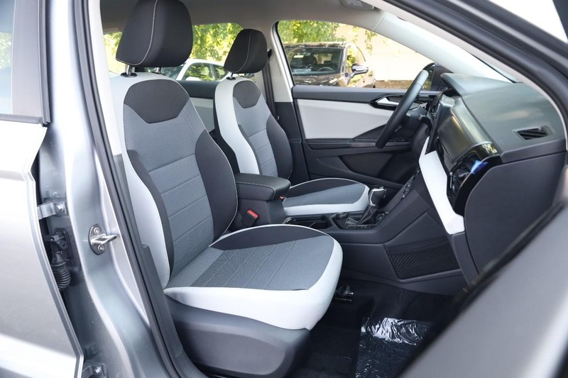 Volkswagen Taos Vehicle Image 23