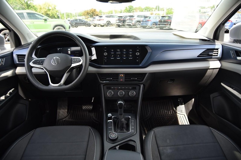 Volkswagen Taos Vehicle Image 07