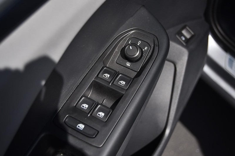 Volkswagen Taos Vehicle Image 08