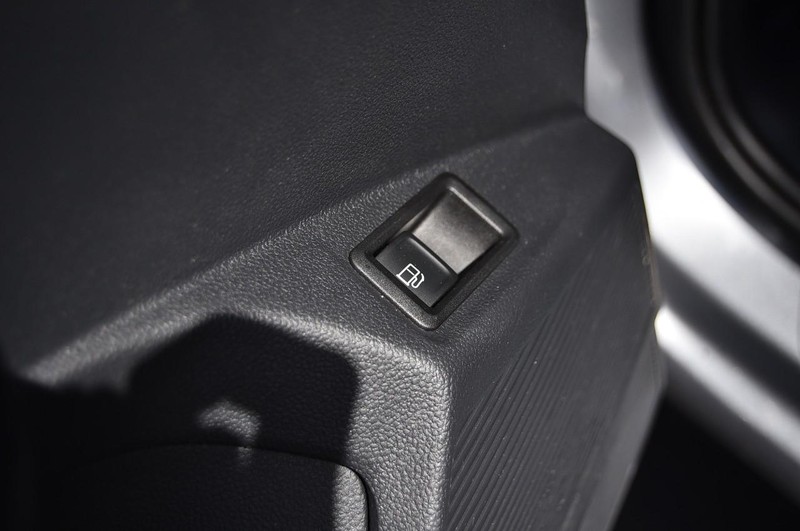 Volkswagen Taos Vehicle Image 09