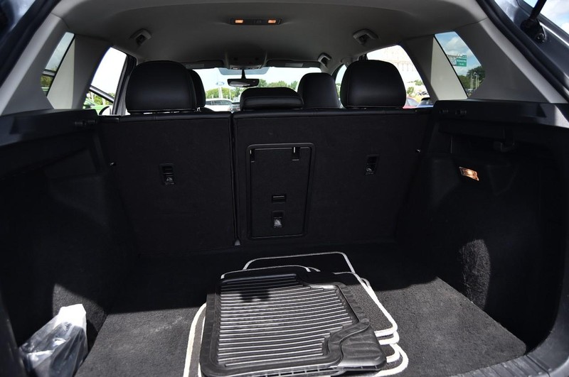 Volkswagen Taos Vehicle Image 24