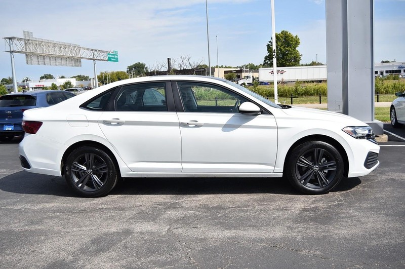 Volkswagen Jetta Vehicle Image 05