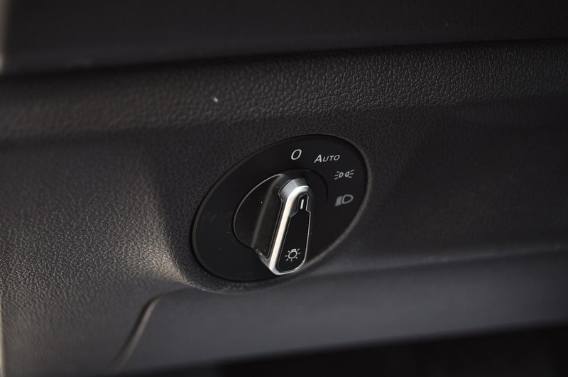 Volkswagen Jetta Vehicle Image 11
