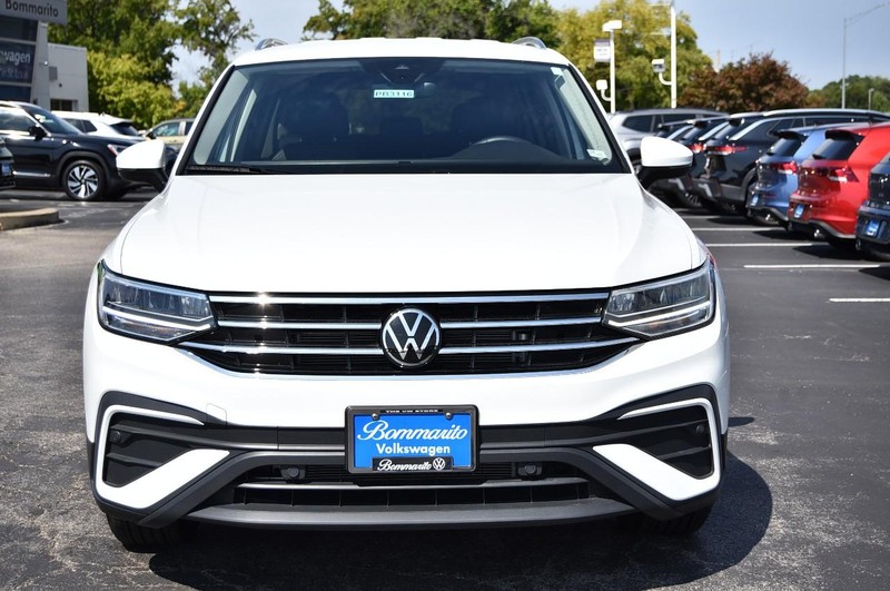 Volkswagen Tiguan Vehicle Image 04
