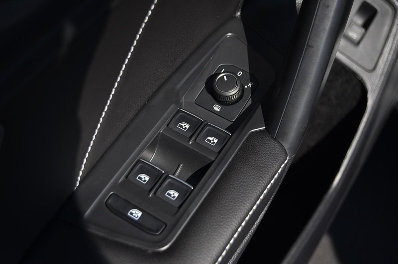 Volkswagen Tiguan Vehicle Image 08
