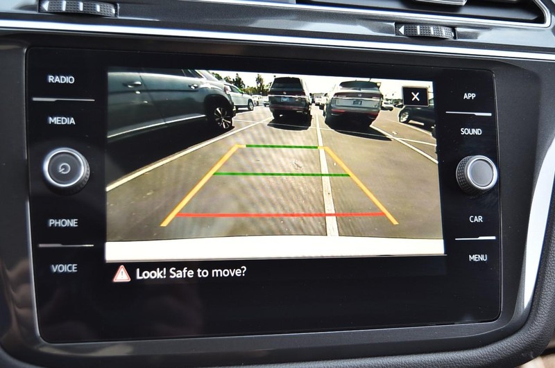 Volkswagen Tiguan Vehicle Image 13
