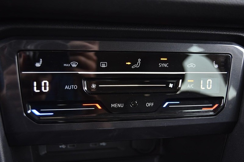 Volkswagen Tiguan Vehicle Image 15