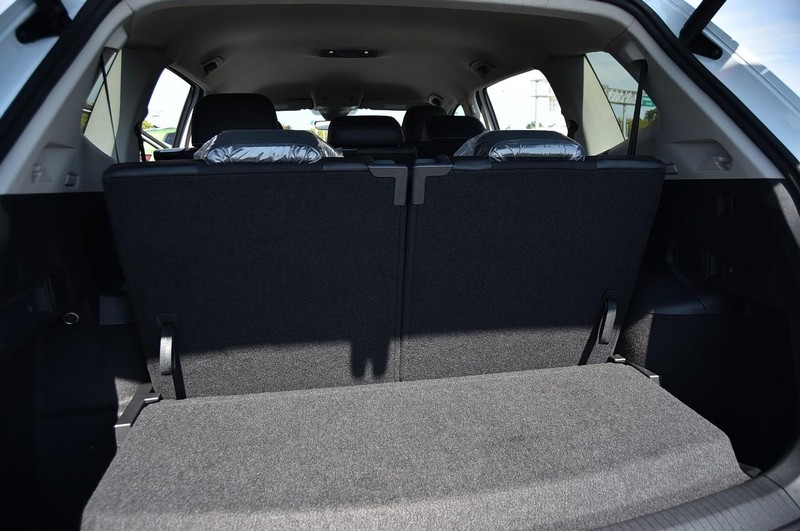 Volkswagen Tiguan Vehicle Image 25
