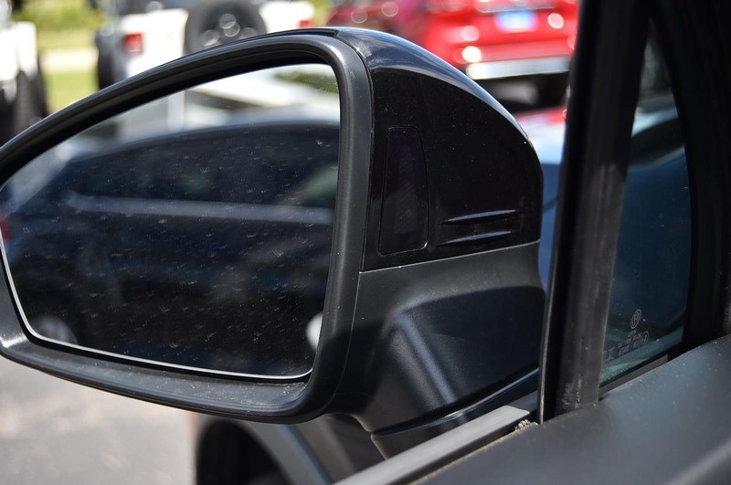 Volkswagen Tiguan Vehicle Image 10