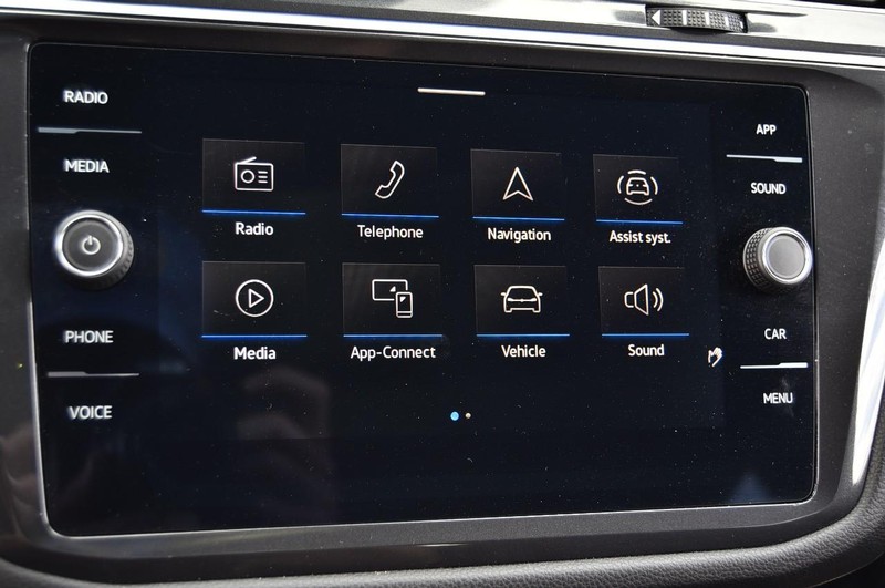 Volkswagen Tiguan Vehicle Image 14