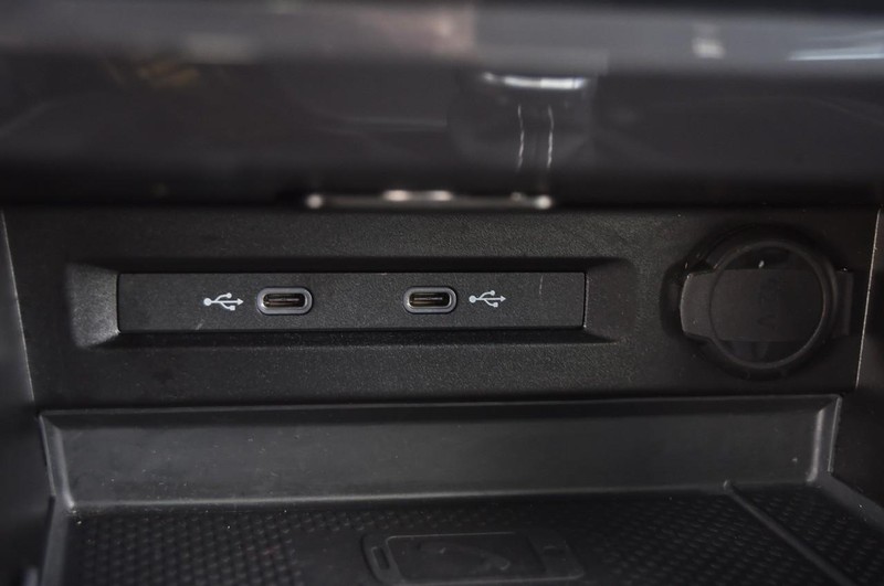 Volkswagen Tiguan Vehicle Image 16