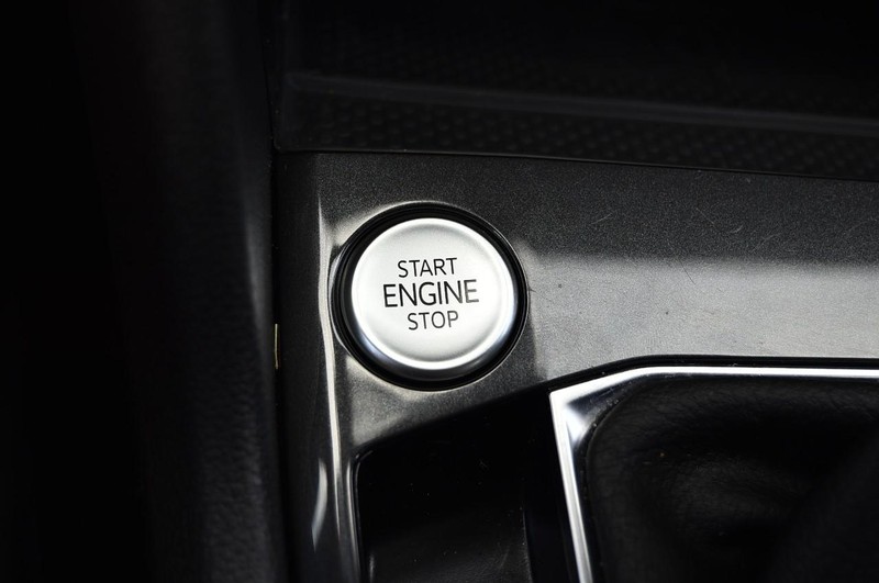 Volkswagen Tiguan Vehicle Image 17