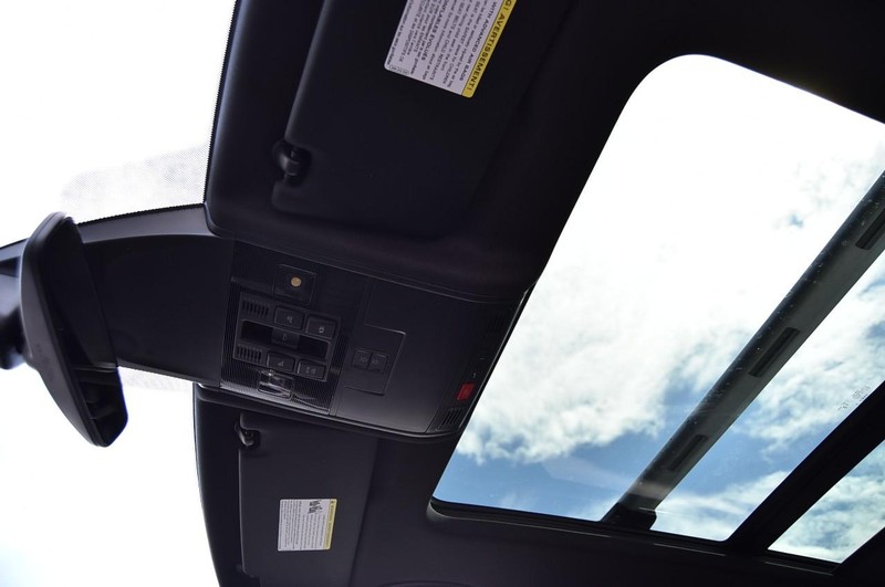 Volkswagen Tiguan Vehicle Image 21