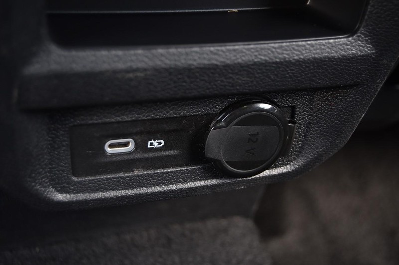 Volkswagen Tiguan Vehicle Image 24