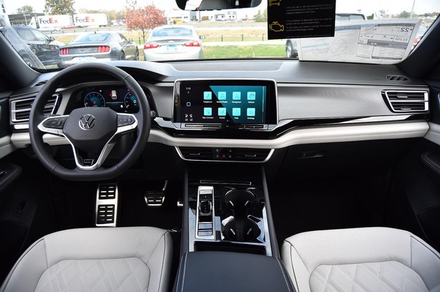 Volkswagen Atlas Cross Sport Vehicle Image 07