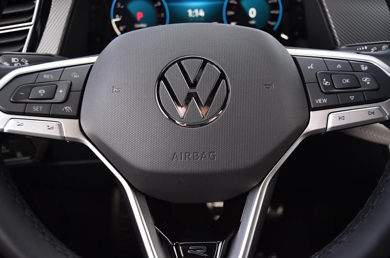 Volkswagen Atlas Cross Sport Vehicle Image 18