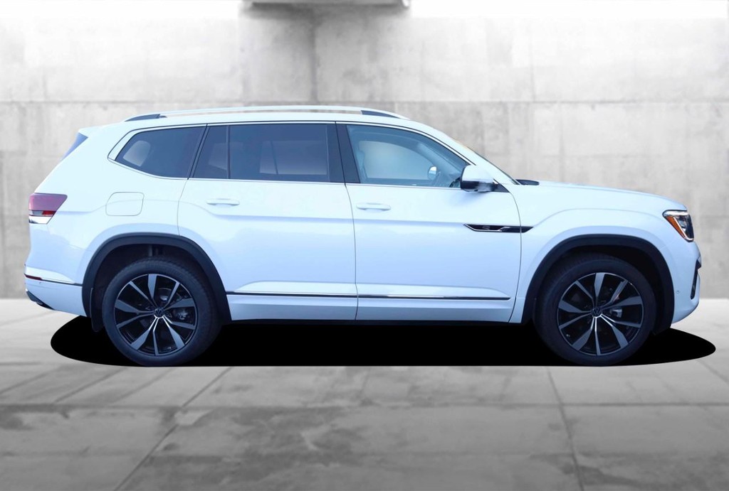 Volkswagen Atlas Vehicle Full-screen Gallery Image 5