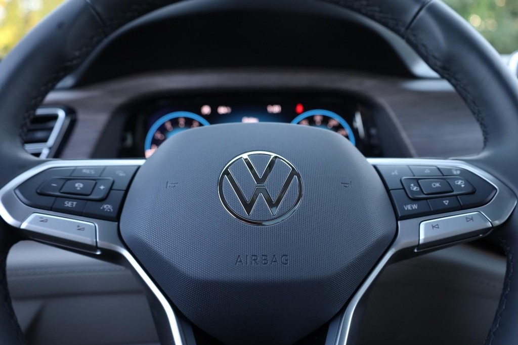 Volkswagen Atlas Vehicle Full-screen Gallery Image 14