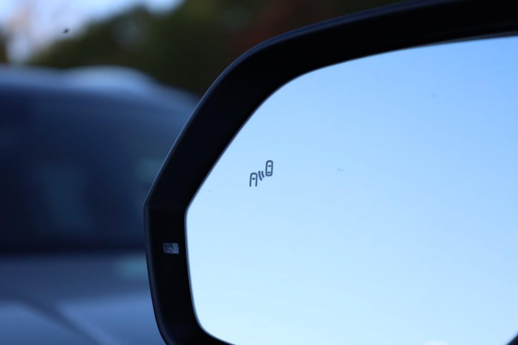 Volkswagen Atlas Vehicle Full-screen Gallery Image 25