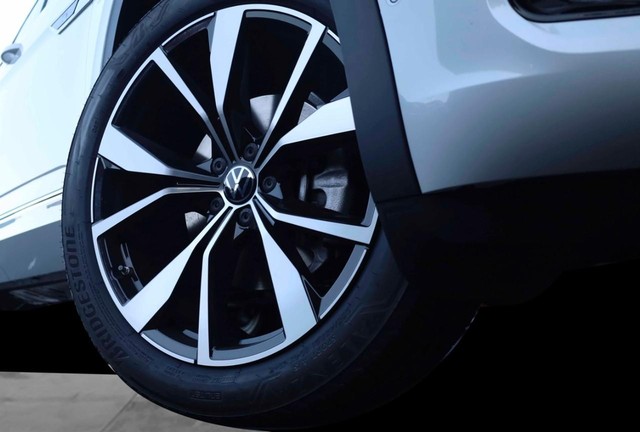 Volkswagen Atlas Vehicle Image 03