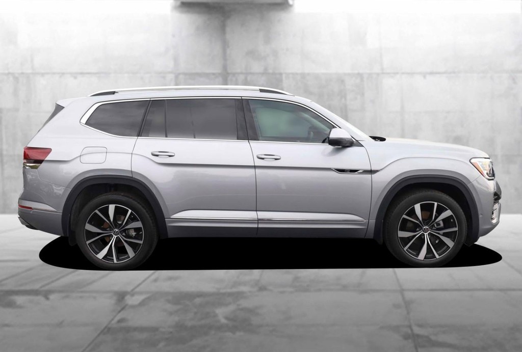Volkswagen Atlas Vehicle Full-screen Gallery Image 5