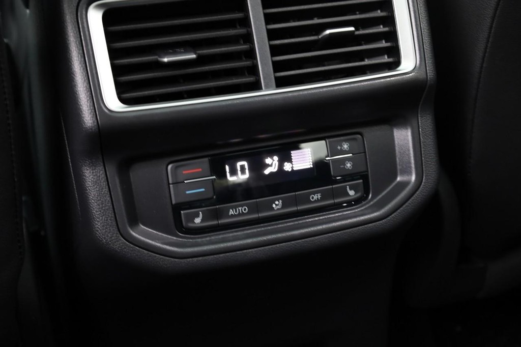 Volkswagen Atlas Vehicle Full-screen Gallery Image 27