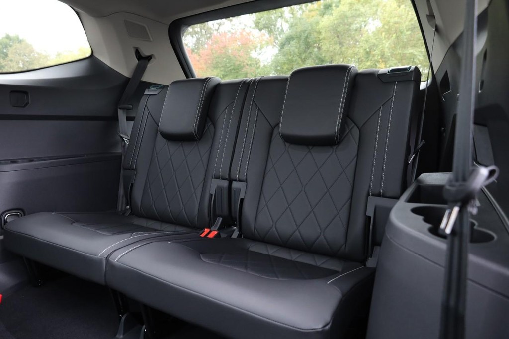 Volkswagen Atlas Vehicle Full-screen Gallery Image 31