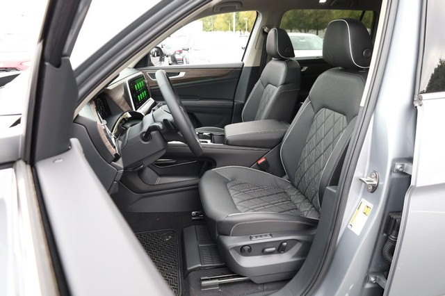 Volkswagen Atlas Vehicle Image 10