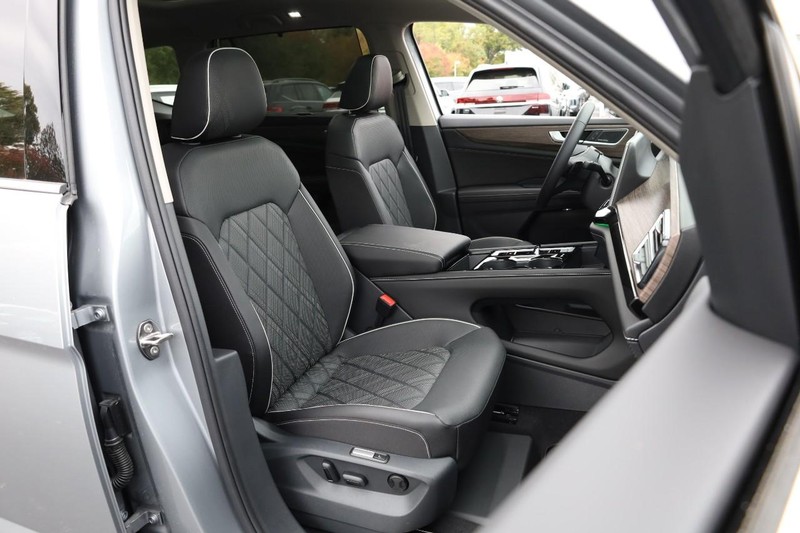 Volkswagen Atlas Vehicle Image 32